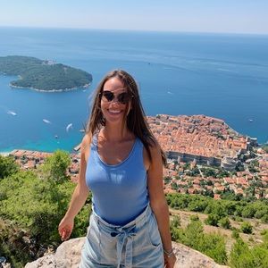 Meet your Posher, Dolores